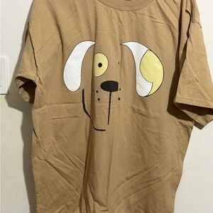 Gildan Tan Dog Face Graphic Tee with White & Pale Yellow Accents